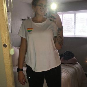 Size XL Old Navy ‘love wins’ rainbow heart T-Shirt